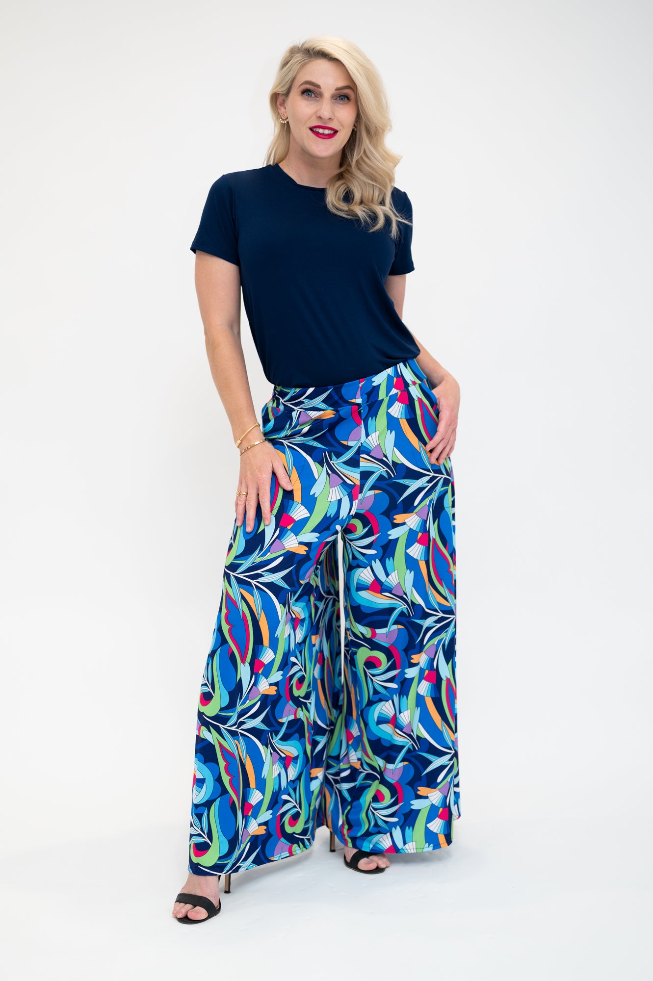 long palazzo pants in blue retro print 